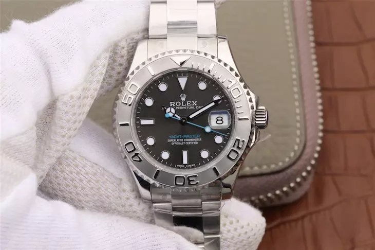 4d39d6_6e769071b0d645e5822d42a213e0a295mv2.jpg